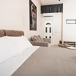 Joy's Modern-chic דירה