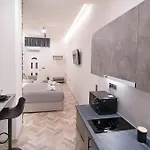 Joy's Modern-chic * קלמאטה