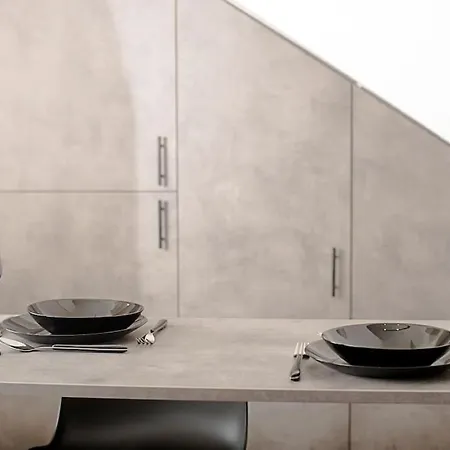 Joy's Modern-chic Apartment Kalamata
