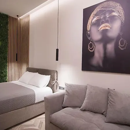 Daire Joy's Modern-chic Kalamata