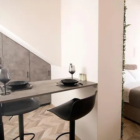 Joy's Modern-chic Daire *