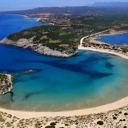 Daire Joy's Modern-chic Kalamata