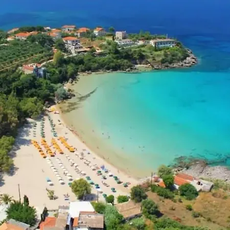 Joy's Modern-chic Daire Kalamata